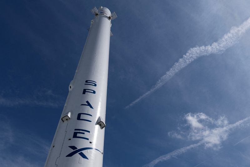 SpaceX Falcon 9 on the pad